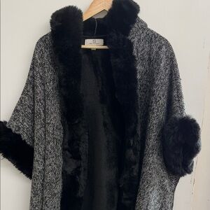 Pretty Persuasions Black and Gray Fur-Trimmed Poncho